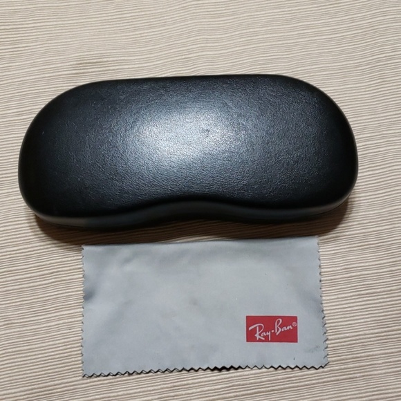 Ray-Ban Glass Case - Picture 3 of 4